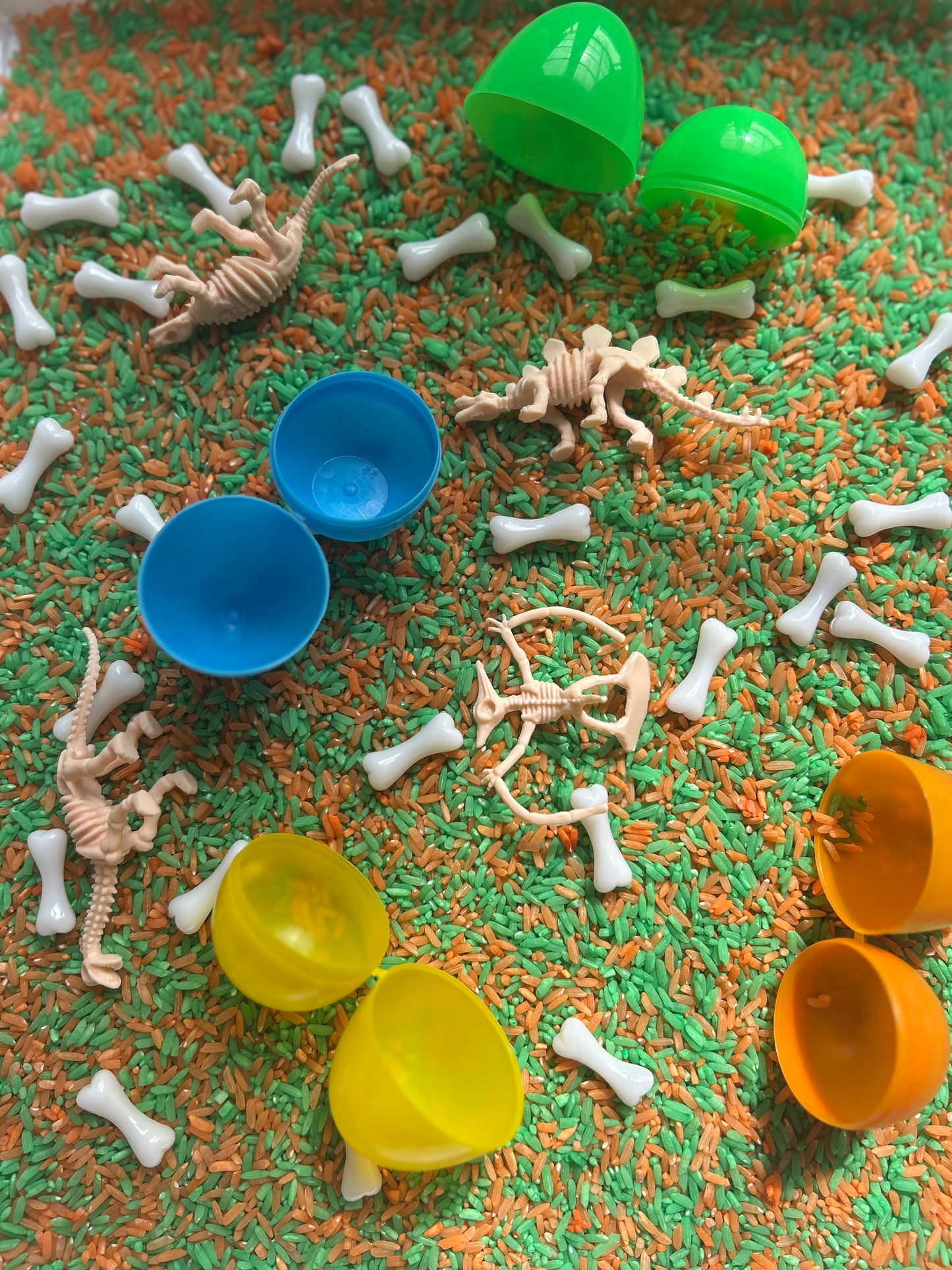 🦕🦖DiscoverSophies Dinosaur Themed Sensory Rice 🦖🦕
